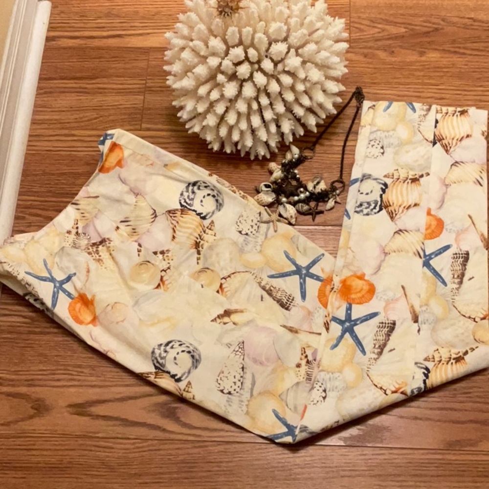 Seashell print casual pants. Perfect for summer day or evening.